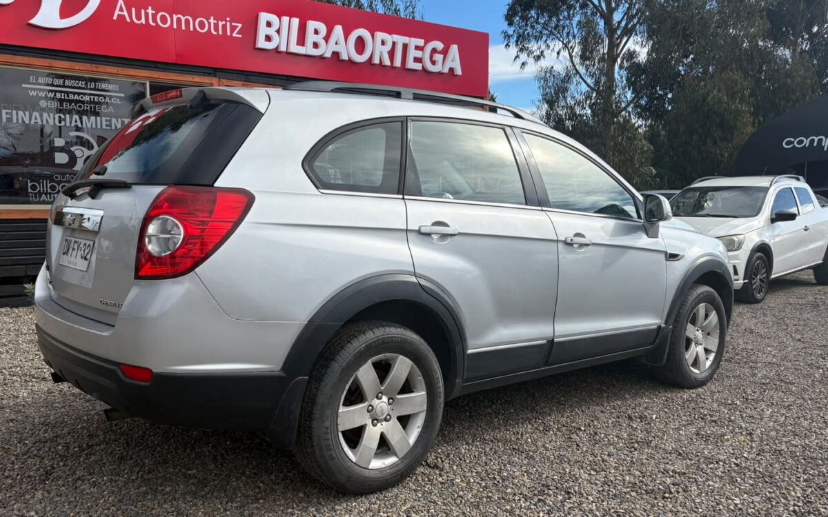 Chevrolet Captiva — foto 7 de 14