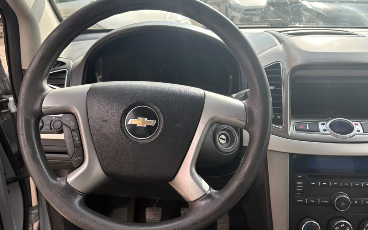 Chevrolet Captiva — foto 11 de 14