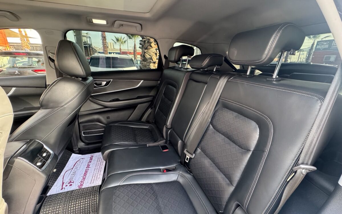 Chery Tiggo 8 — foto 18 de 21