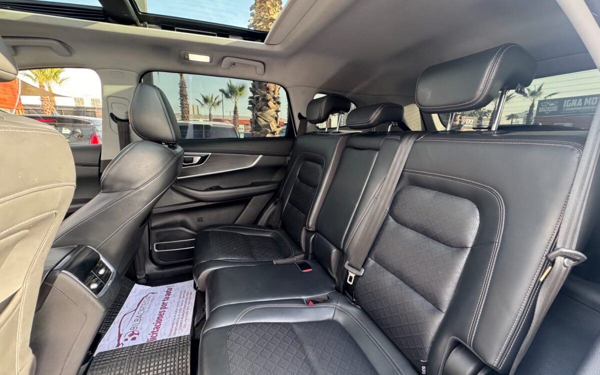 Chery Tiggo 8 — foto 17 de 21