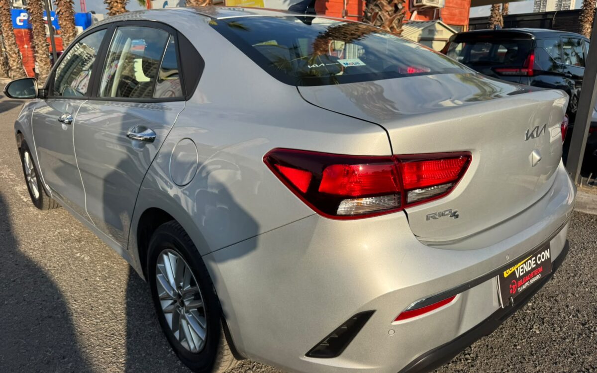 KIA Rio4 — foto 3 de 18