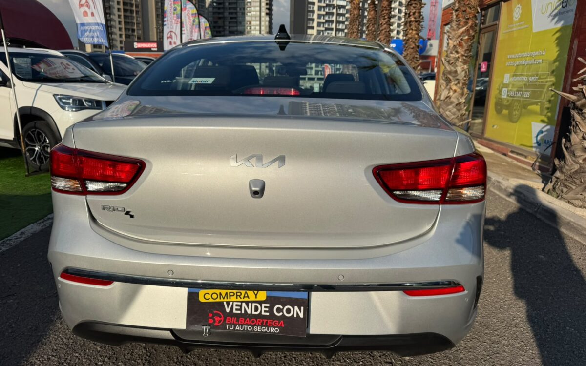 KIA Rio4 — foto 4 de 18