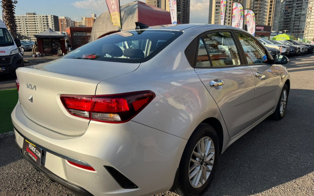 KIA Rio4 — foto 6 de 18