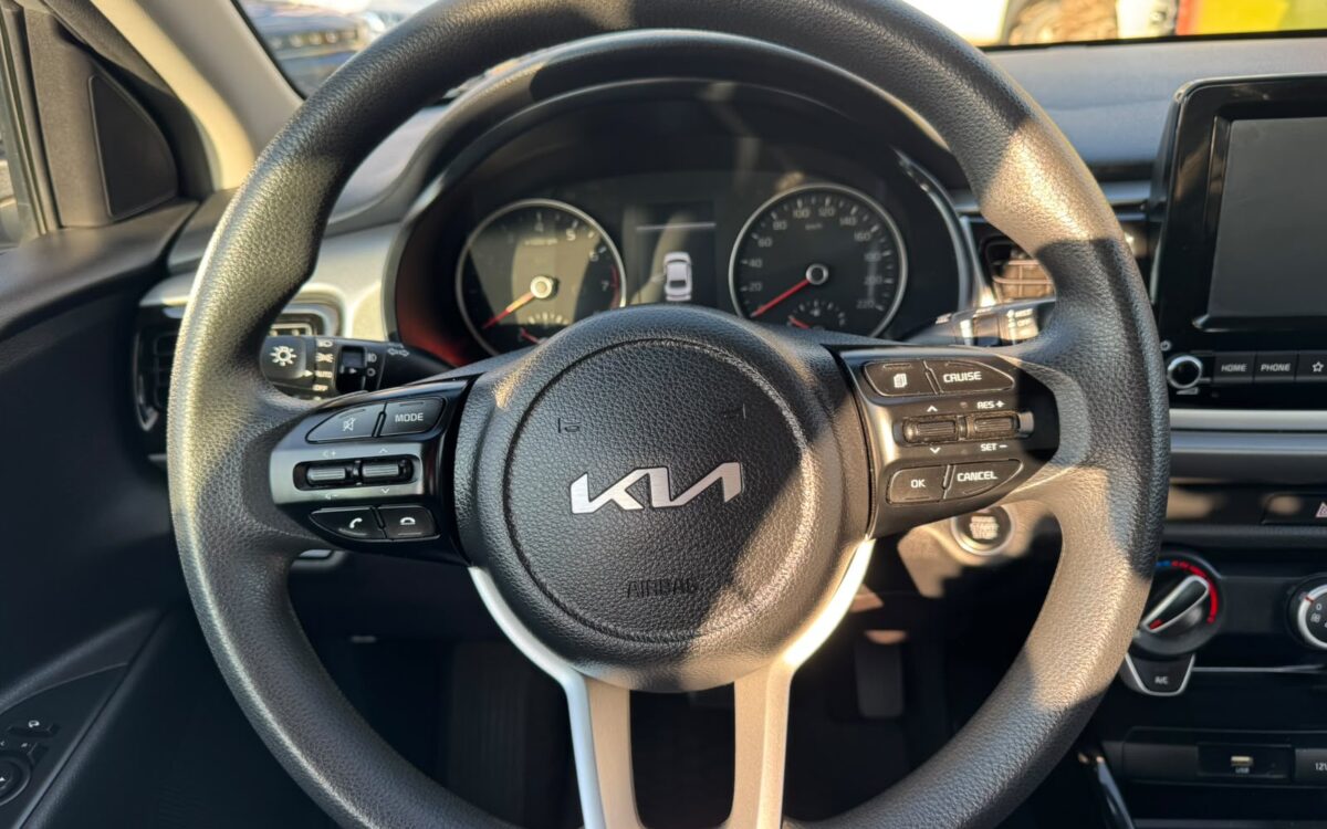 KIA Rio4 — foto 11 de 18