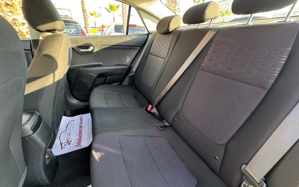 KIA Rio4 — foto 16 de 18