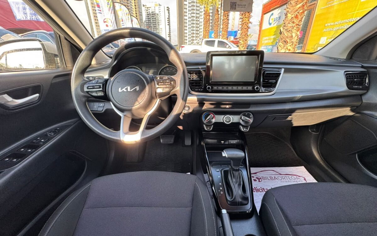 KIA Rio4 — foto 9 de 18