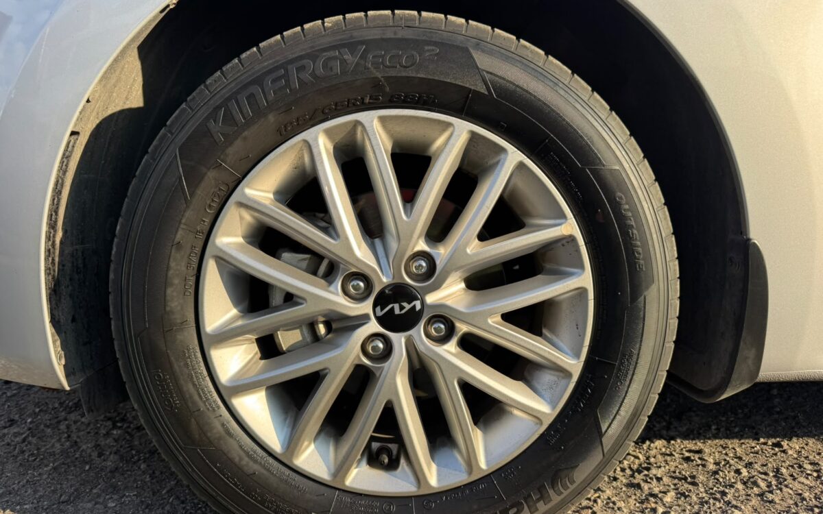KIA Rio4 — foto 17 de 18