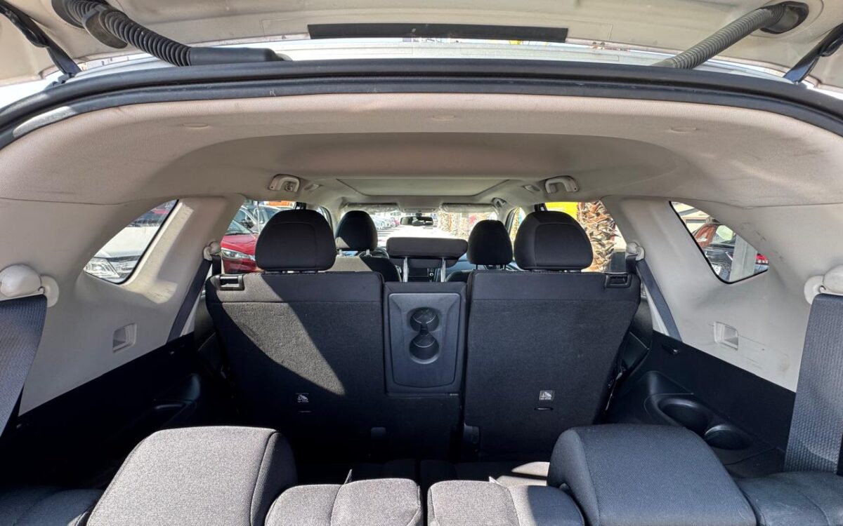 Nissan X-Trail — foto 15 de 18