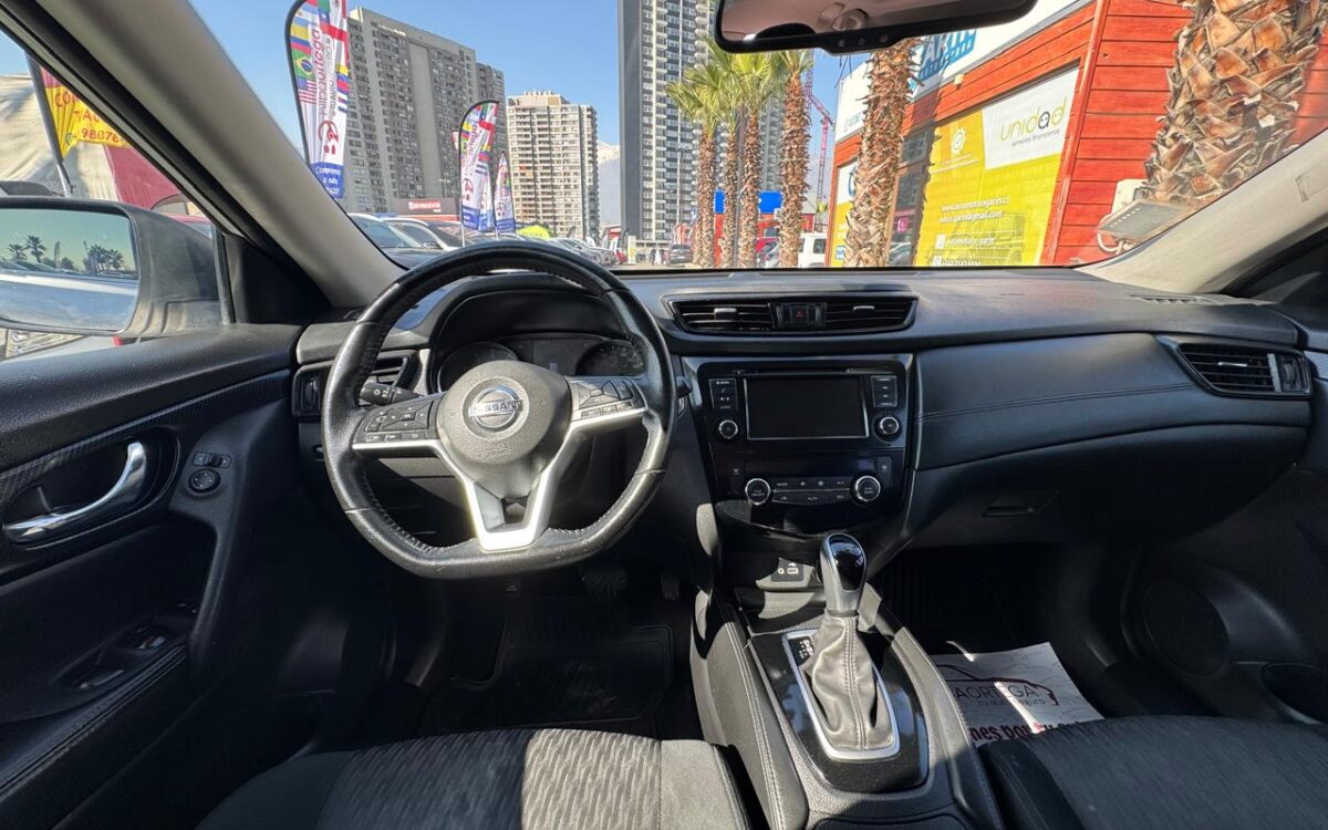 Nissan X-Trail — foto 9 de 18