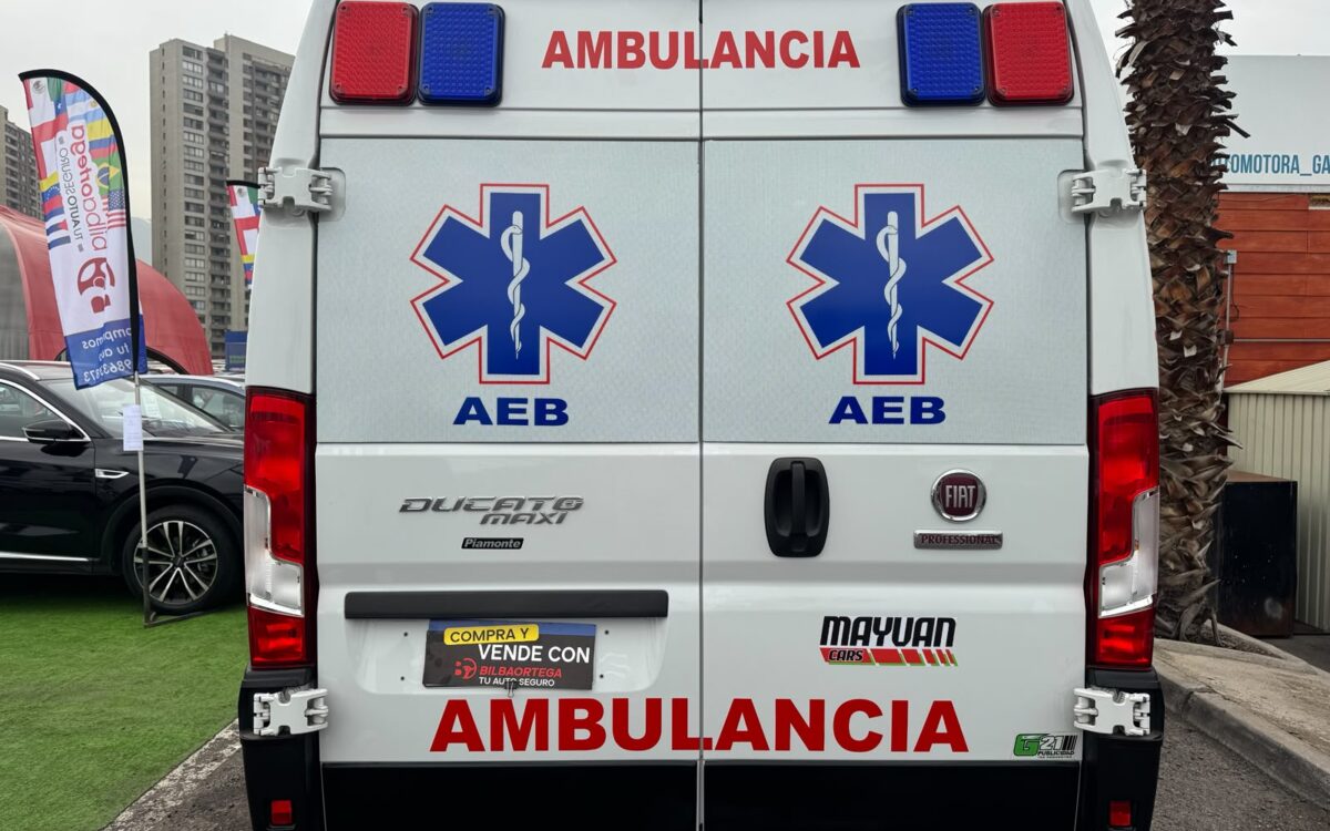 Fiat Ducato Ambulancia — foto 4 de 16