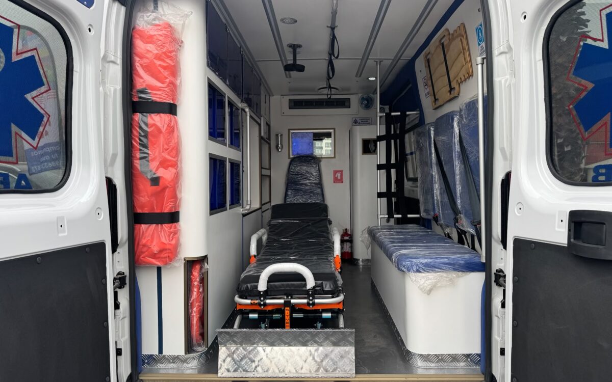 Fiat Ducato Ambulancia — foto 7 de 16