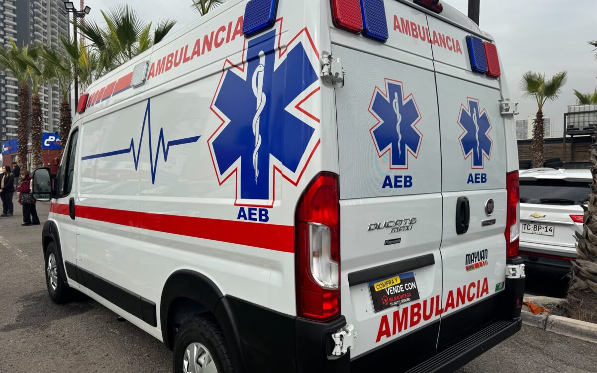 Fiat Ducato Ambulancia — foto 3 de 16