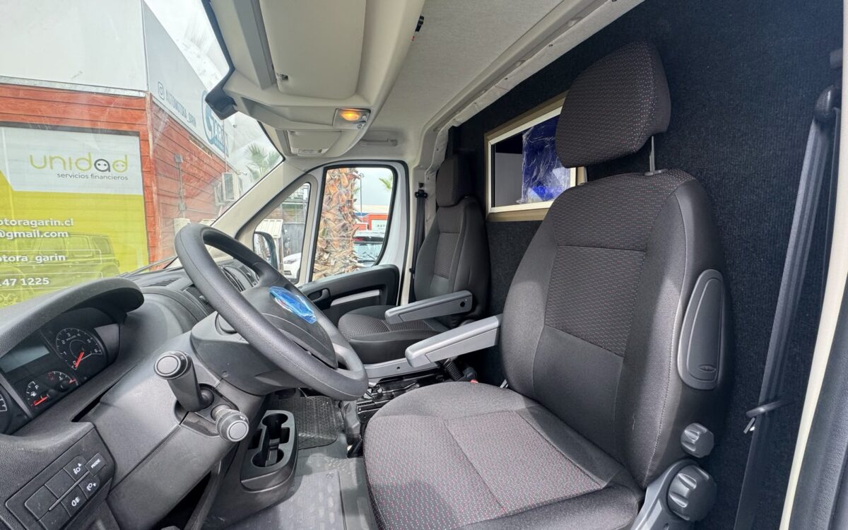 Fiat Ducato Ambulancia — foto 11 de 16